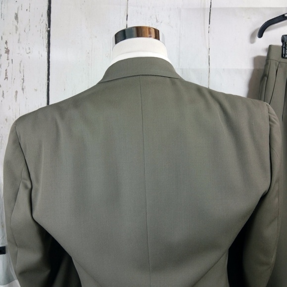 Botany 500 Gladiator 41R Tannish Taupe 2pc Suit - Picture 4 of 8